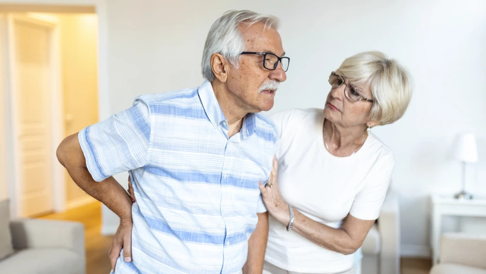 dois idosos, um homem e uma mulher